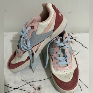 Reebok Pink and White Sneakers Retro-Inspired Design/Woman’s SZ 8